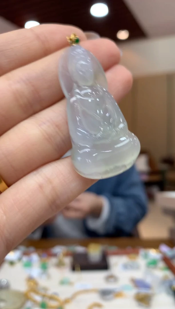 吊坠(不含链)18K金镶嵌翡翠观音