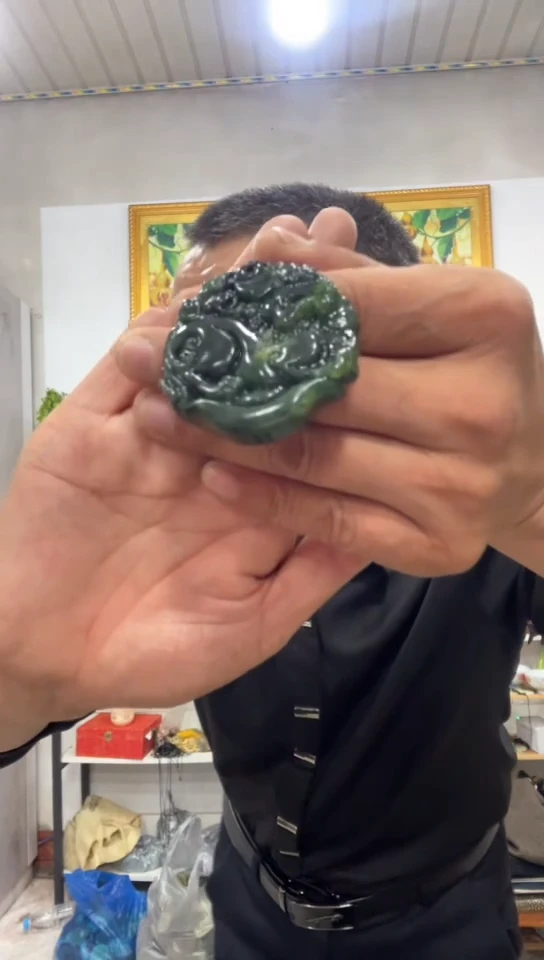 未镶嵌岫玉挂件