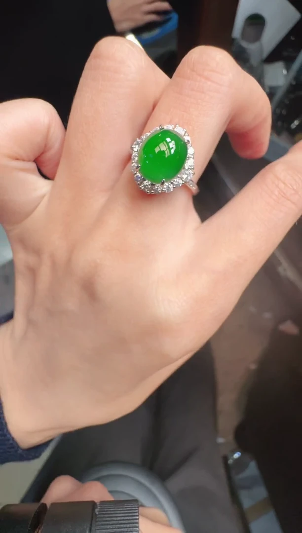 未镶嵌定制翡翠翡翠A货有轻微色差属于正常现象，戒指1