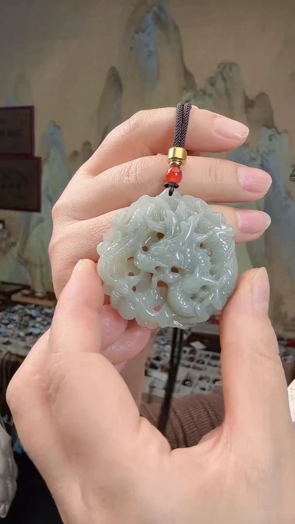 颈饰未镶嵌和田玉.