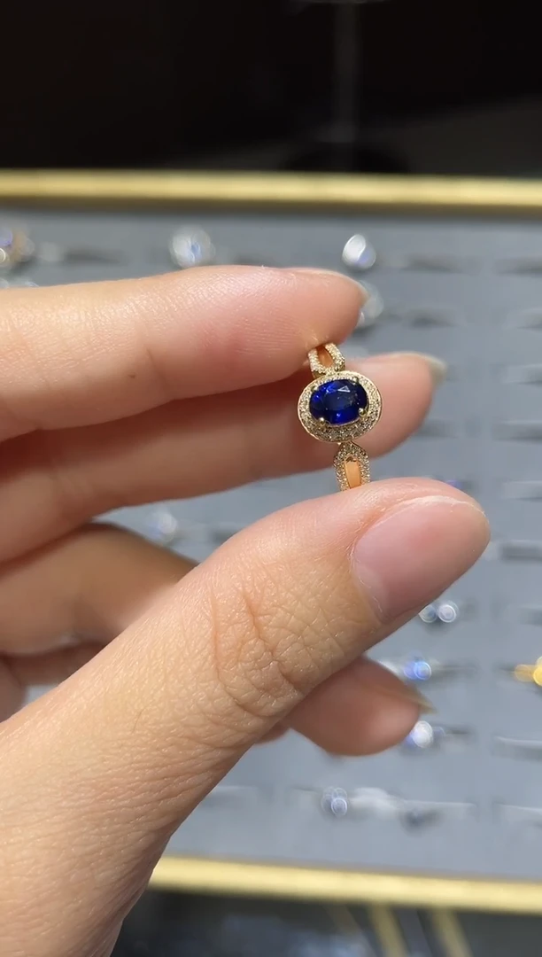 戒指蓝宝石18K金镶嵌1