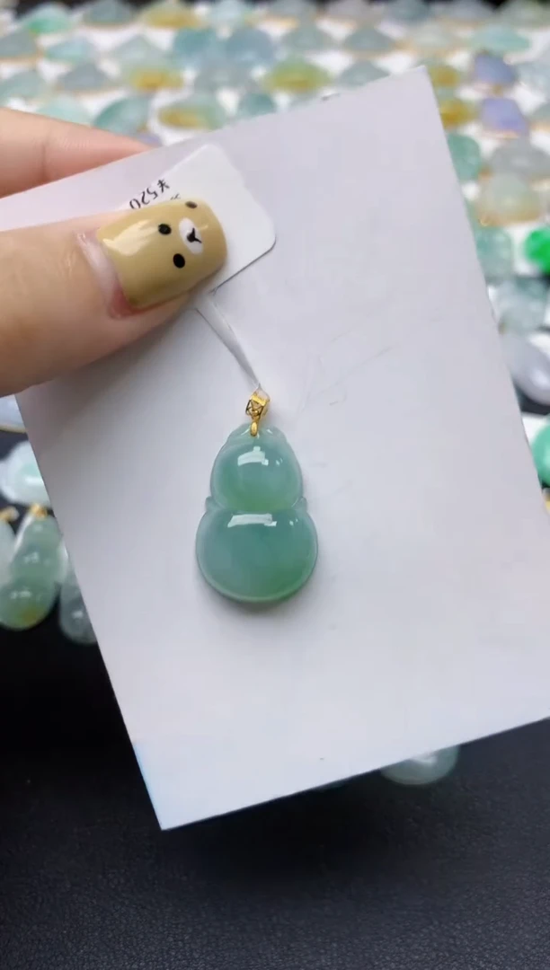 翡翠18K金镶嵌颈饰练***欧天然翡翠A货