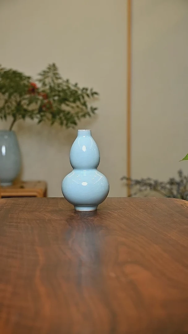 葫芦瓶 天青 微瑕 朱家汝窑款