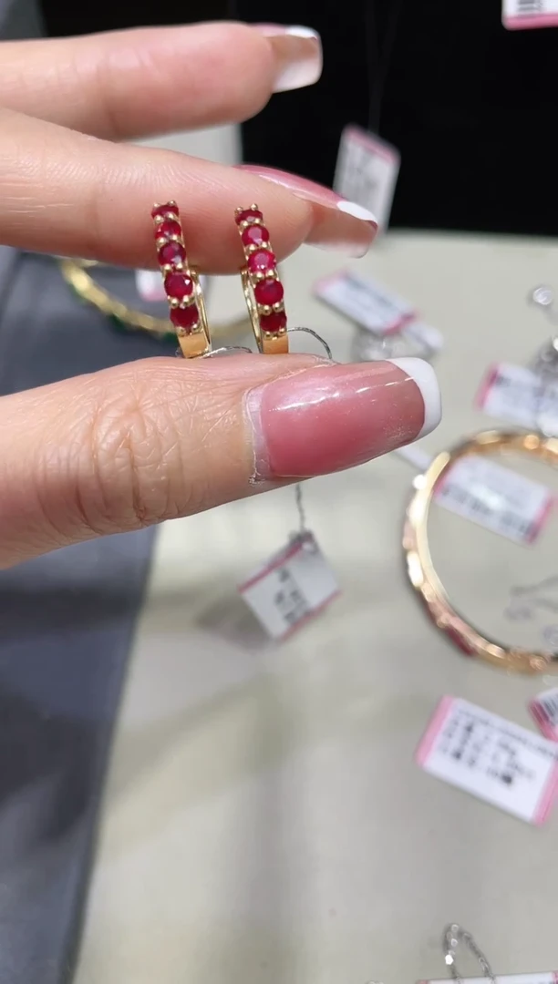 【闪购商品】红宝石耳饰18K金镶嵌·