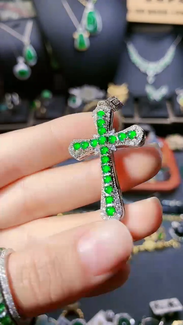 【闪购商品】翡翠吊坠(赠链)银S925镶嵌吊坠