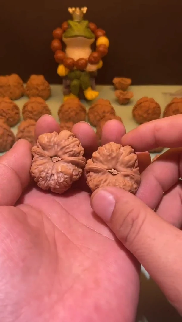 【闪购商品】文玩核桃吊坠山海核饰蛤蟆头38 362