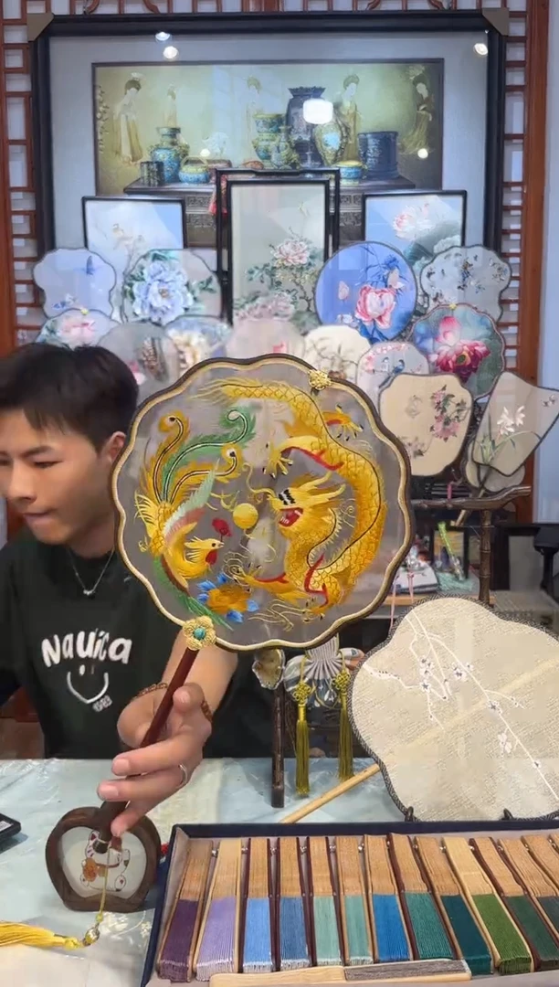 扇子大*猫纯手工苏绣团扇