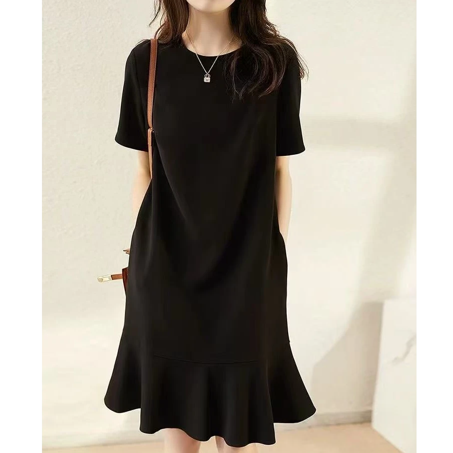 悦享服饰2025夏季新款轻熟性感气质小黑裙荷叶拼接鱼尾下摆连衣裙