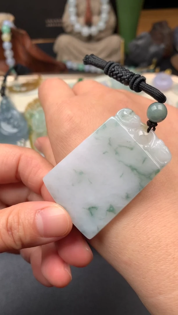 吊坠(不含链)未镶嵌翡翠吊坠