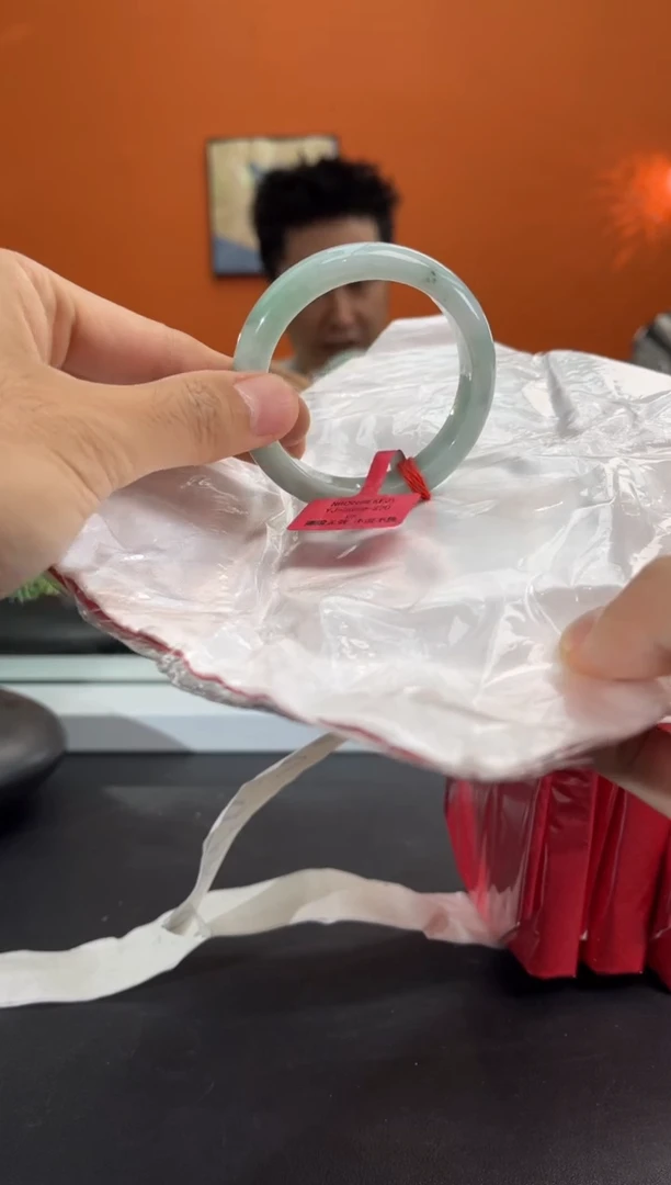 未镶嵌手镯翡翠翡翠手镯（微瑕）