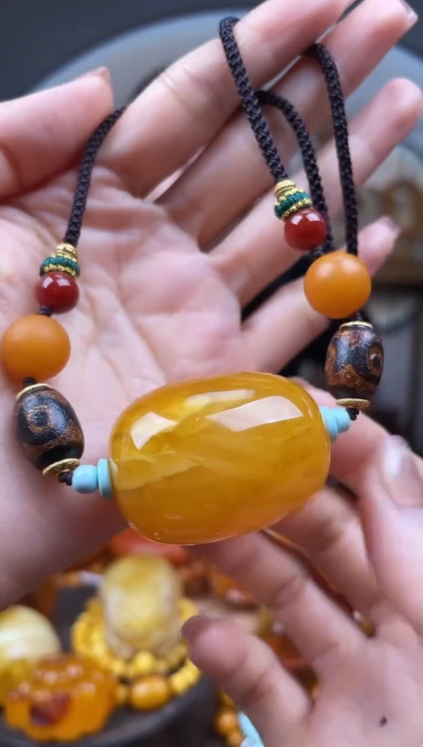 【闪购商品】琥珀裸石未镶嵌首饰 假1赔4 （多样性发货1件