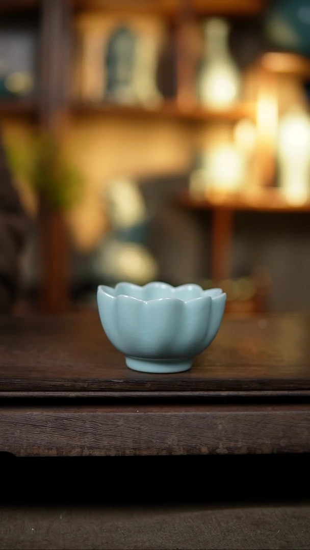 【闪购商品】杯仿古月白莲花杯一级礼盒