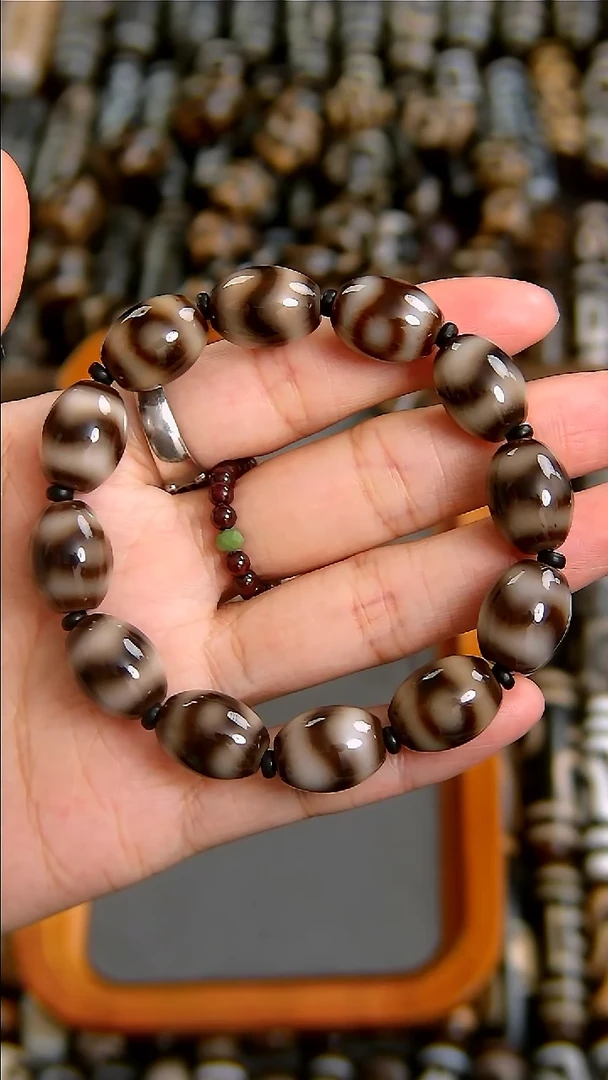 未镶嵌玛瑙/玉髓珠宝半成品放漏顶料三眼牙牙达洛12*15单颗价格