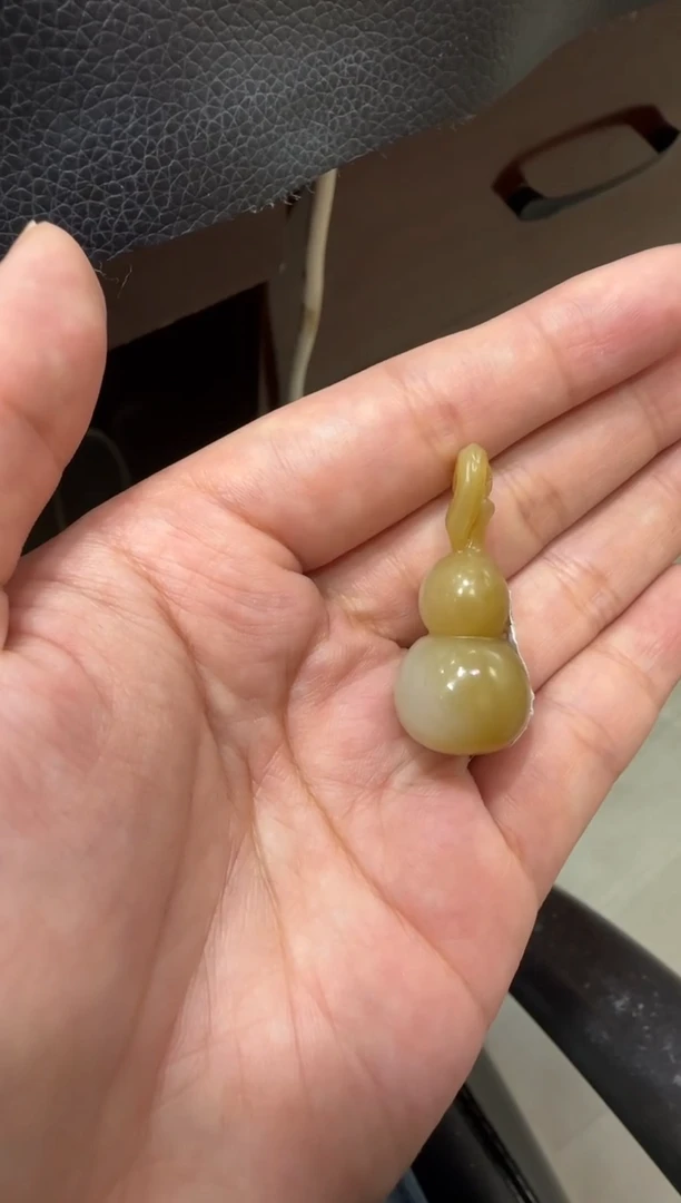 吊坠(赠链)未镶嵌和田玉金山糖白葫芦挂件 （产地直发 ）