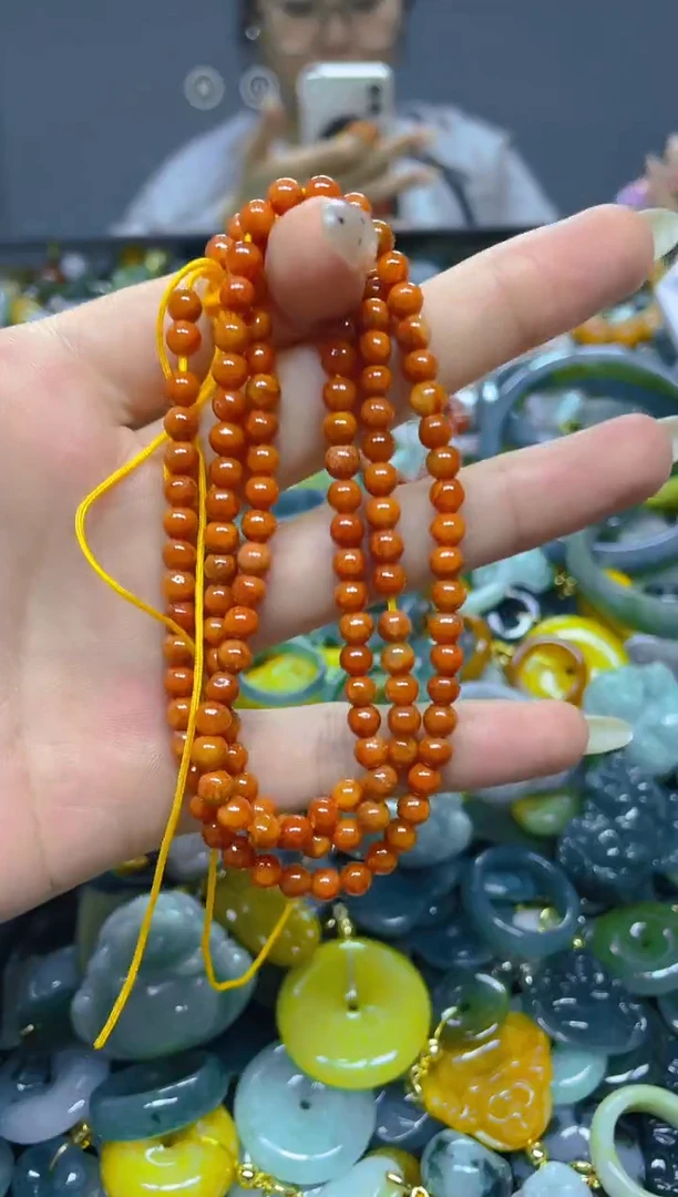 颈饰未镶嵌翡翠4MM/ J /翡翠A货，一件也是批发价