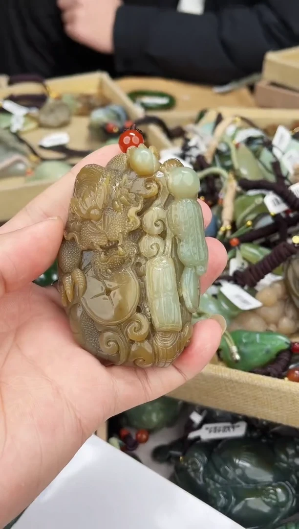 颈饰未镶嵌和田玉1