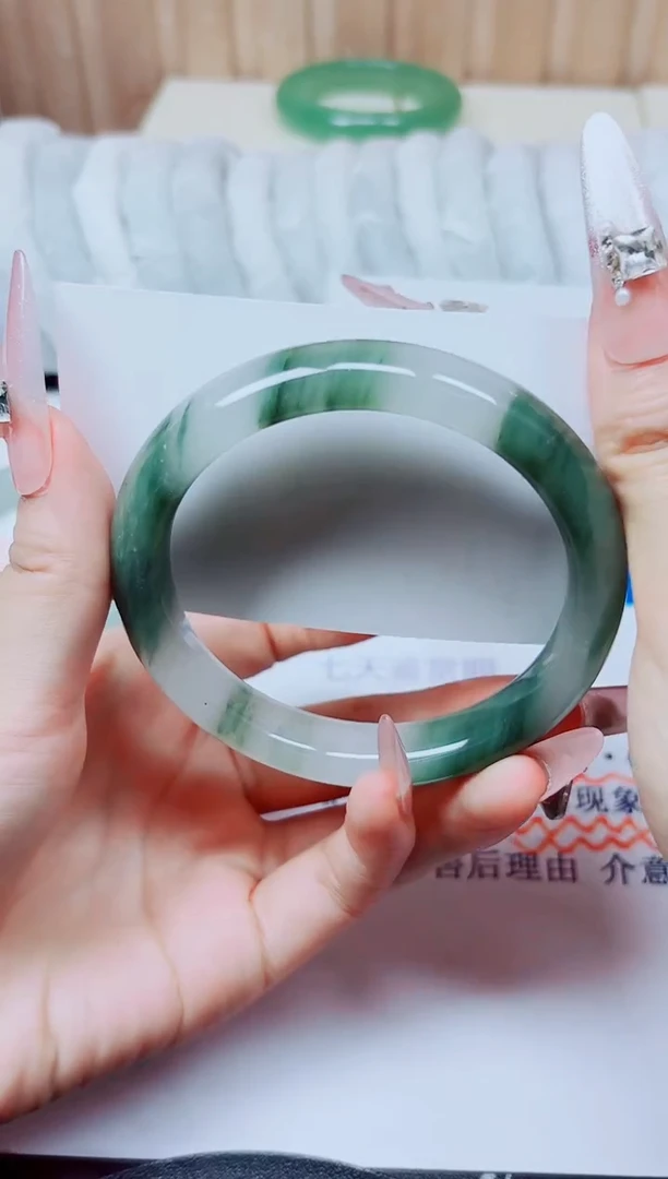 未镶嵌手镯石英质玉47/63