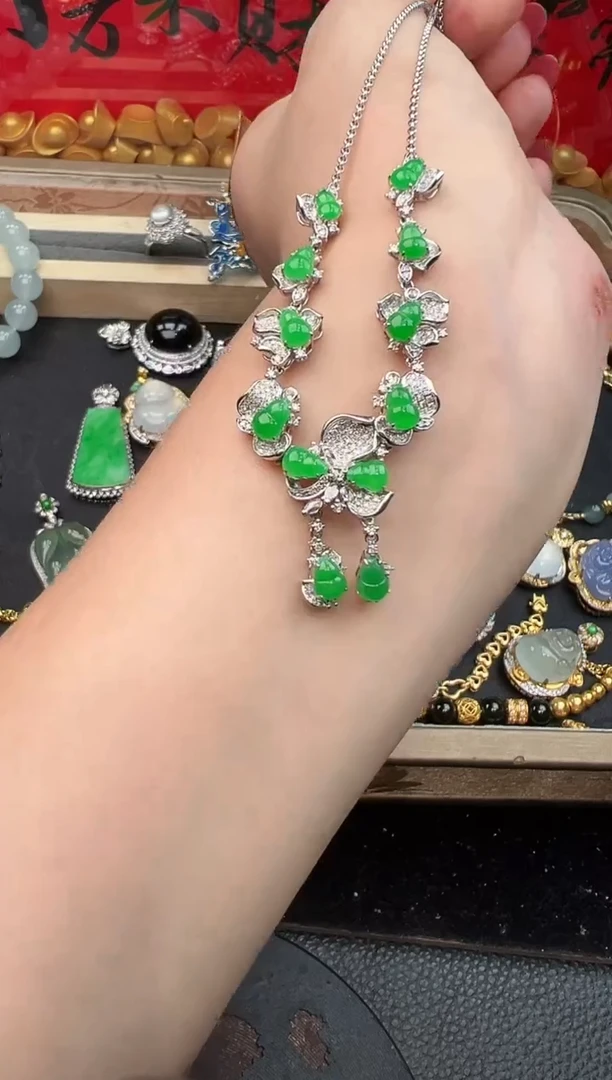 套链18K金镶嵌翡翠勿拍