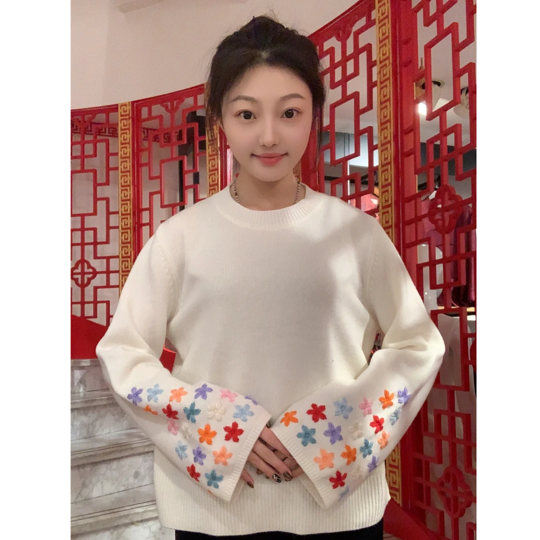 周氏金扣子新中式袖口刺绣羊毛小衫