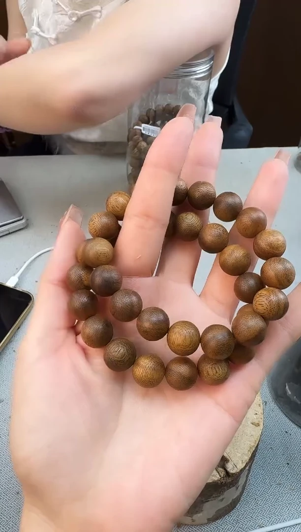 沉香手串1.2海南黄油格圆珠单圈多样性发一