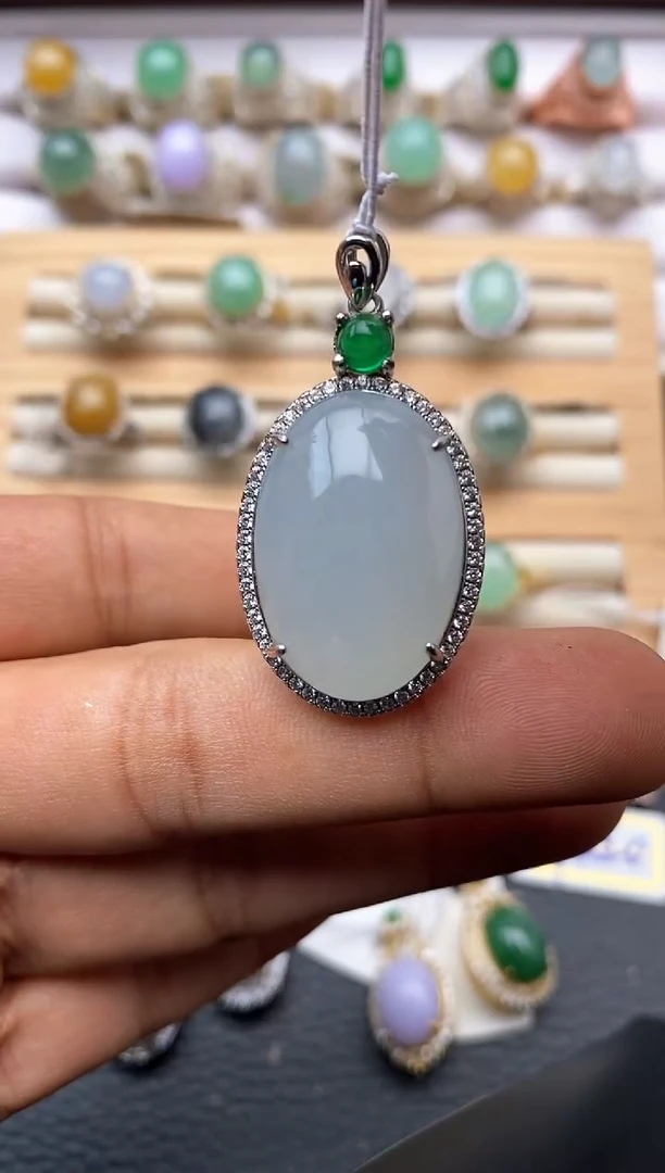 【闪购商品】翡翠吊坠(赠链)银S925镶嵌/88631