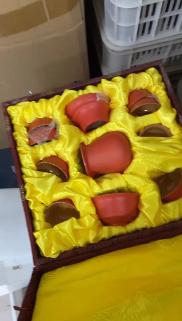 无运费险不带礼盒略有瑕疵有点脏介意勿拍