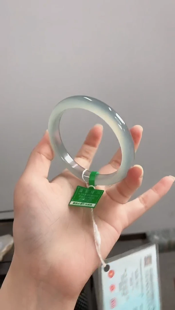 玛瑙/玉髓手镯未镶嵌62圈口