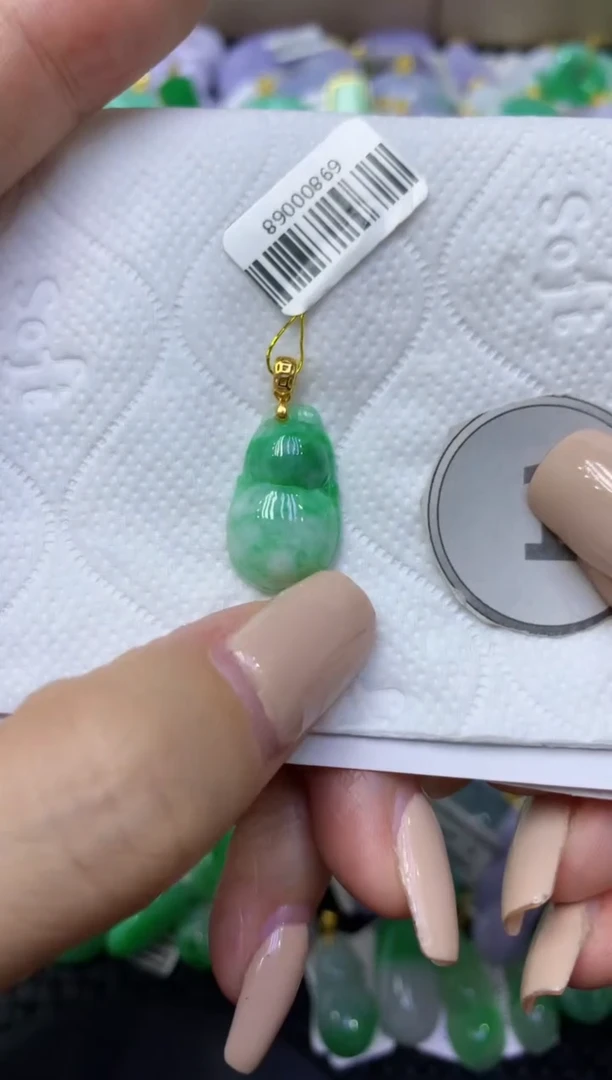 颈饰未镶嵌翡翠天然缅甸翡翠A货