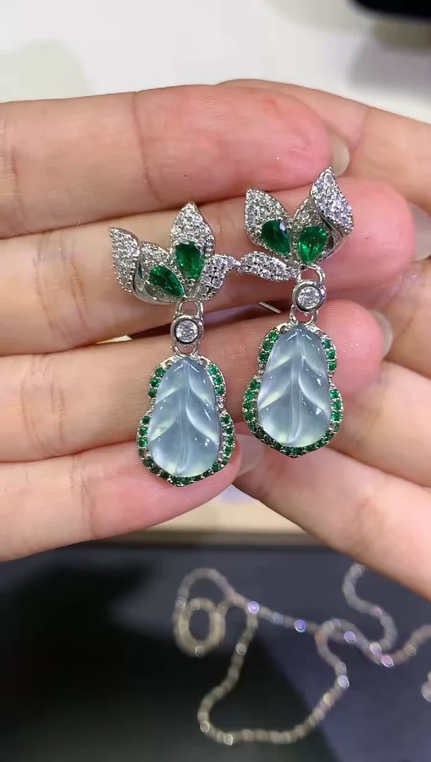 【闪购商品】翡翠颈饰合金1团购多样性发货