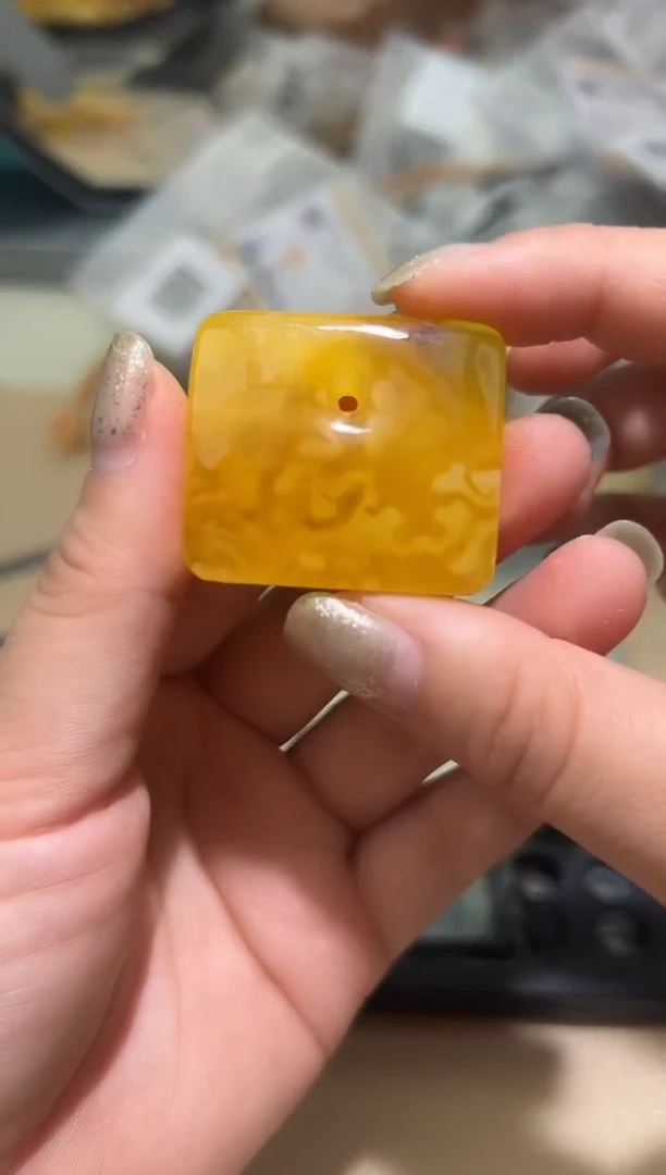 未镶嵌蜜蜡裸石蜜蜡吊坠