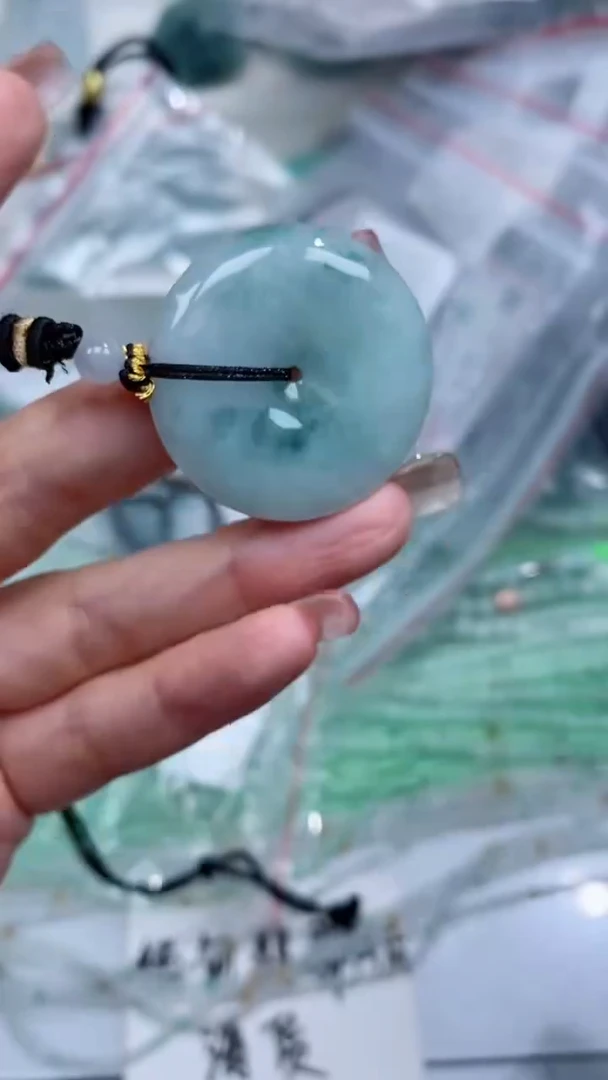 颈饰未镶嵌翡翠吊坠