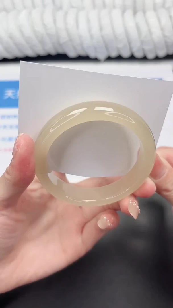 未镶嵌手镯石英质玉54-59.5OF