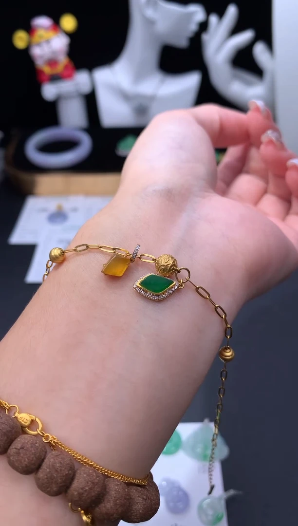 18K金镶嵌定制翡翠48小时鉴赏期 退货不扣服务费