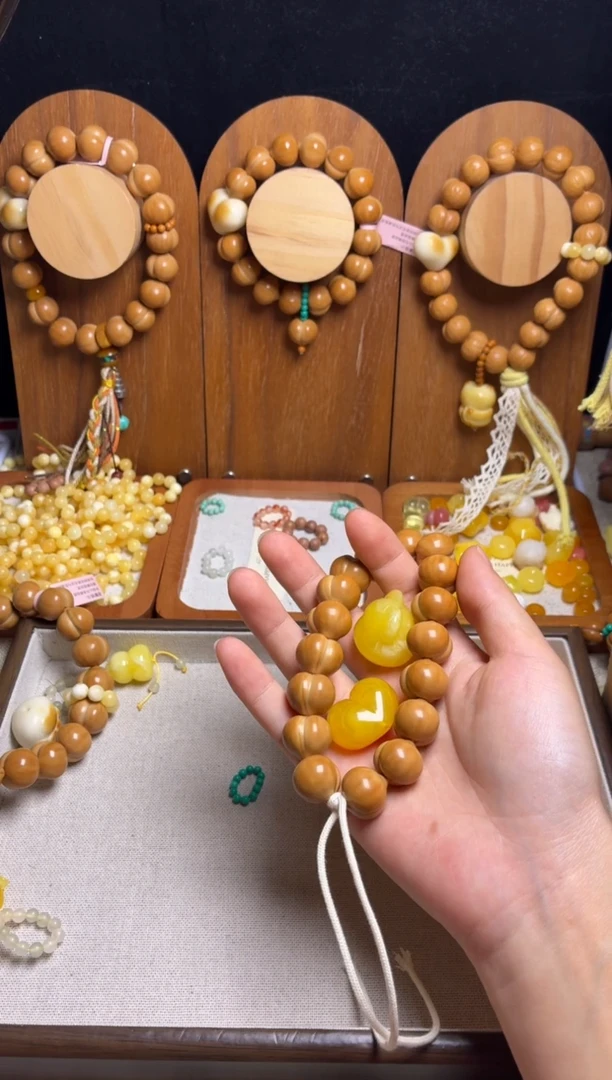 手串猴头核桃全品光面柯基俏色心绿跑环俏色熊头三通新绿流苏手持