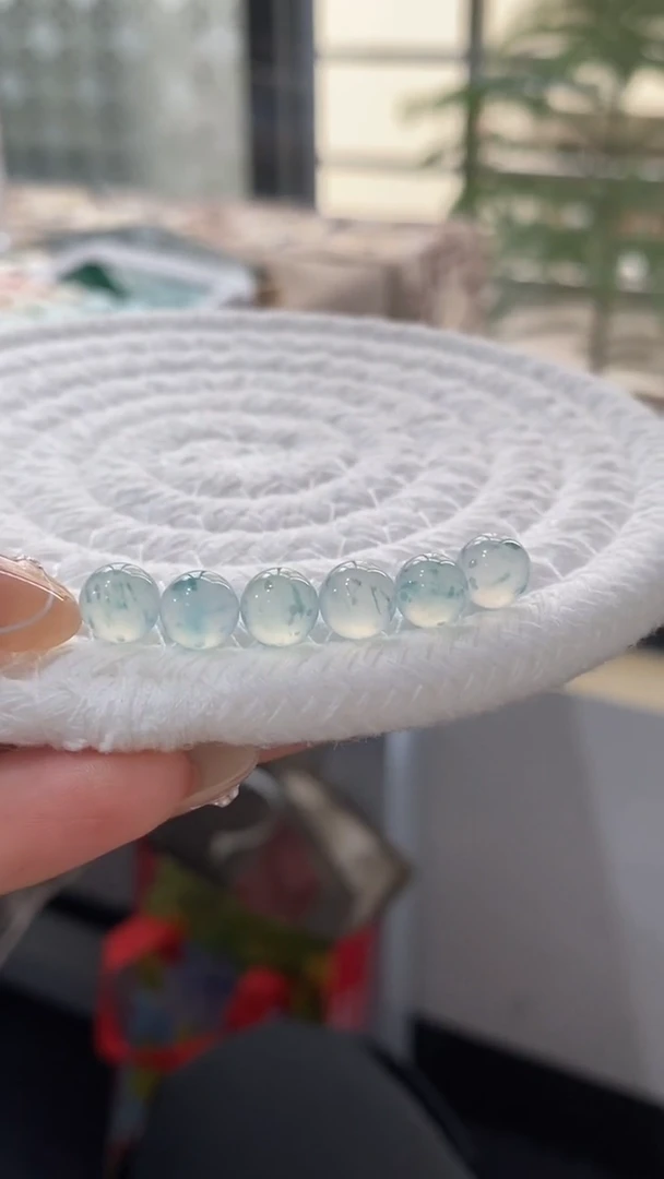 未镶嵌定制翡翠卡7.2珠珠多样性发货1个    2300+230