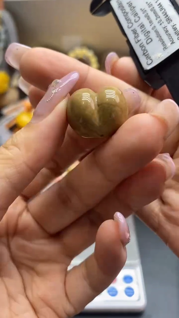 琥珀未镶嵌珠宝奇石2210
