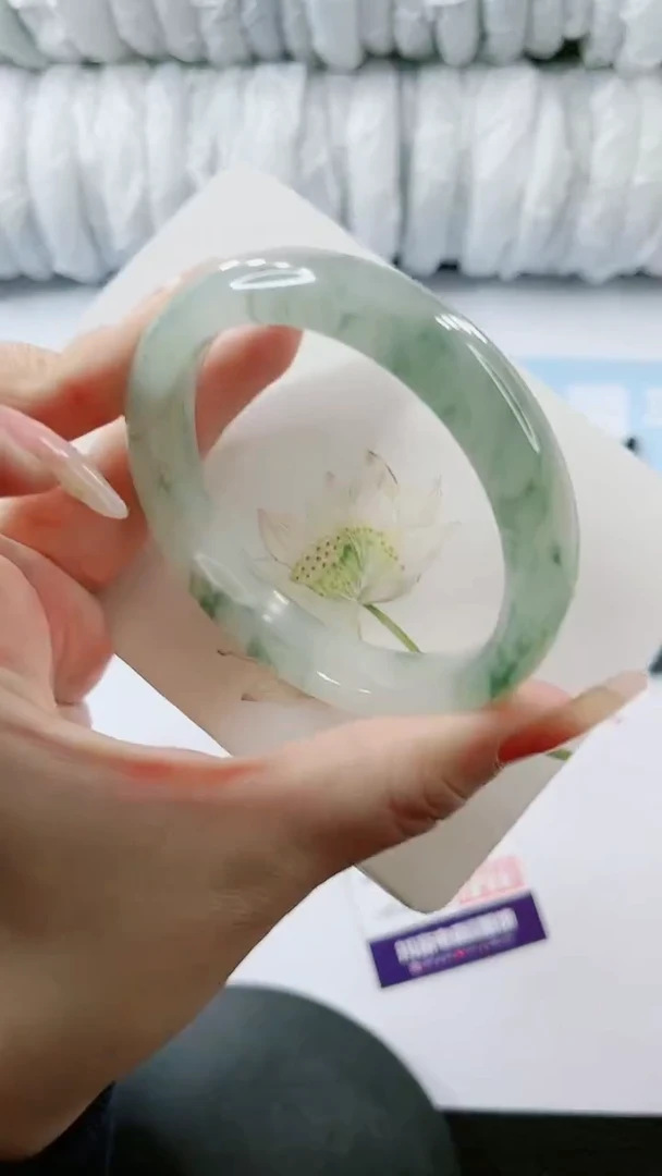 【闪购商品】石英质玉手镯未镶嵌多样性发货V592