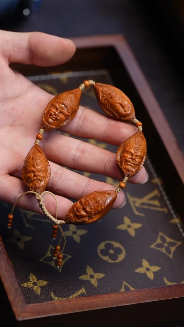 【闪购商品】橄榄核吊坠苏工橄榄核