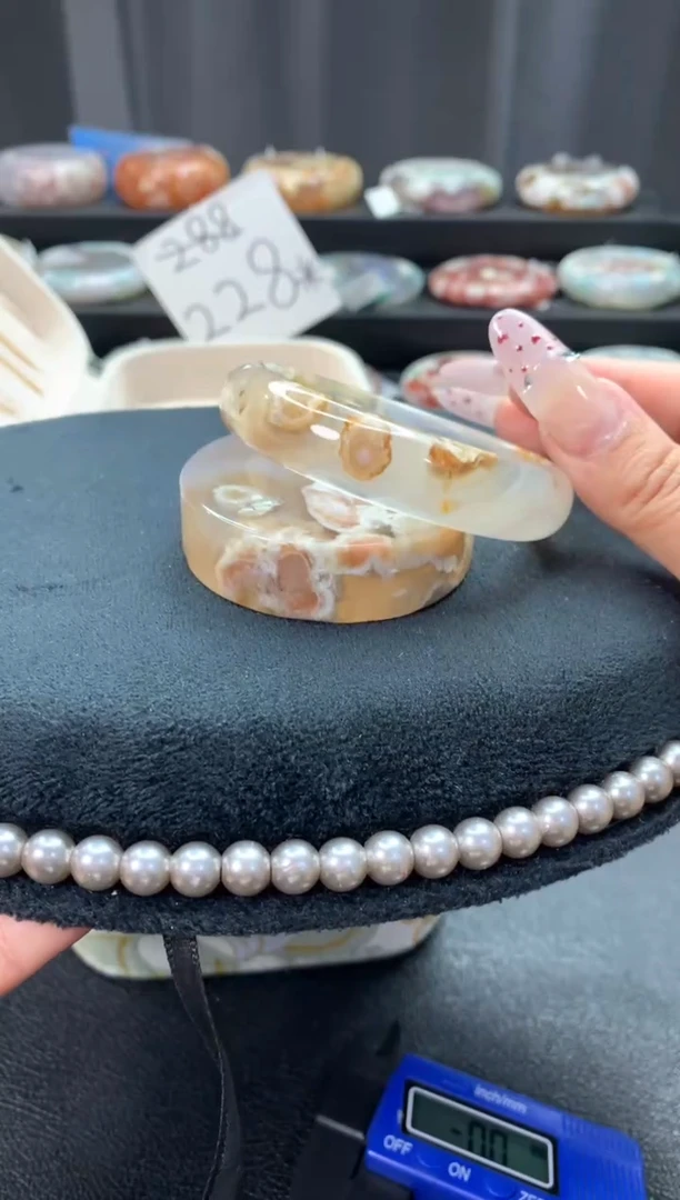 未镶嵌手镯石英质玉（57-58圈口）赠送镯心