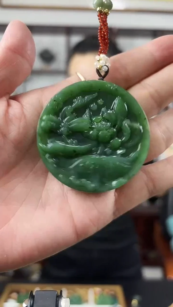 颈饰未镶嵌和田玉荷花