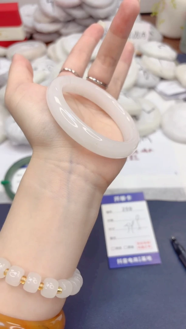 石英质玉手镯未镶嵌259-天山翠-圈口54.9