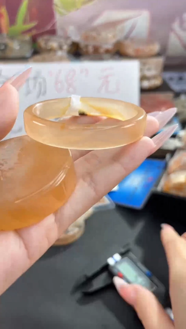 未镶嵌手镯石英质玉52
