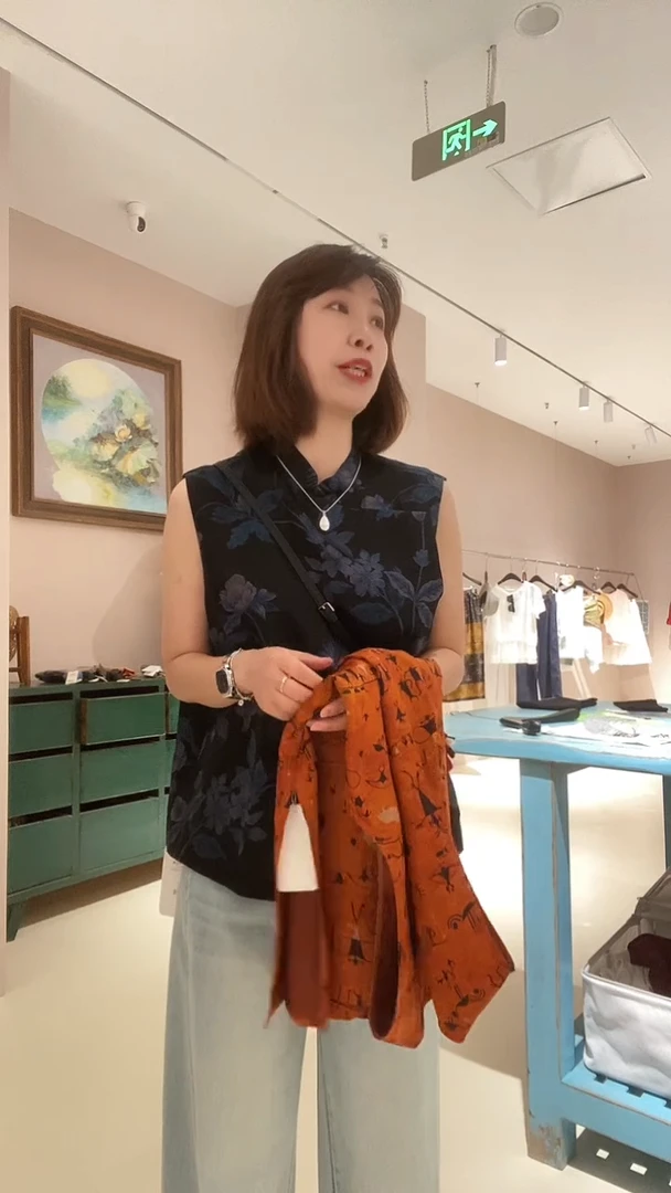 新中式蓝色莲花无袖香云纱