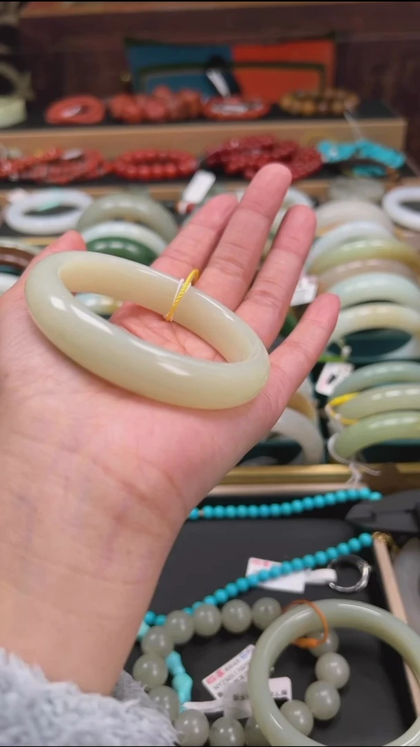 未镶嵌手镯和田玉且末黄口58