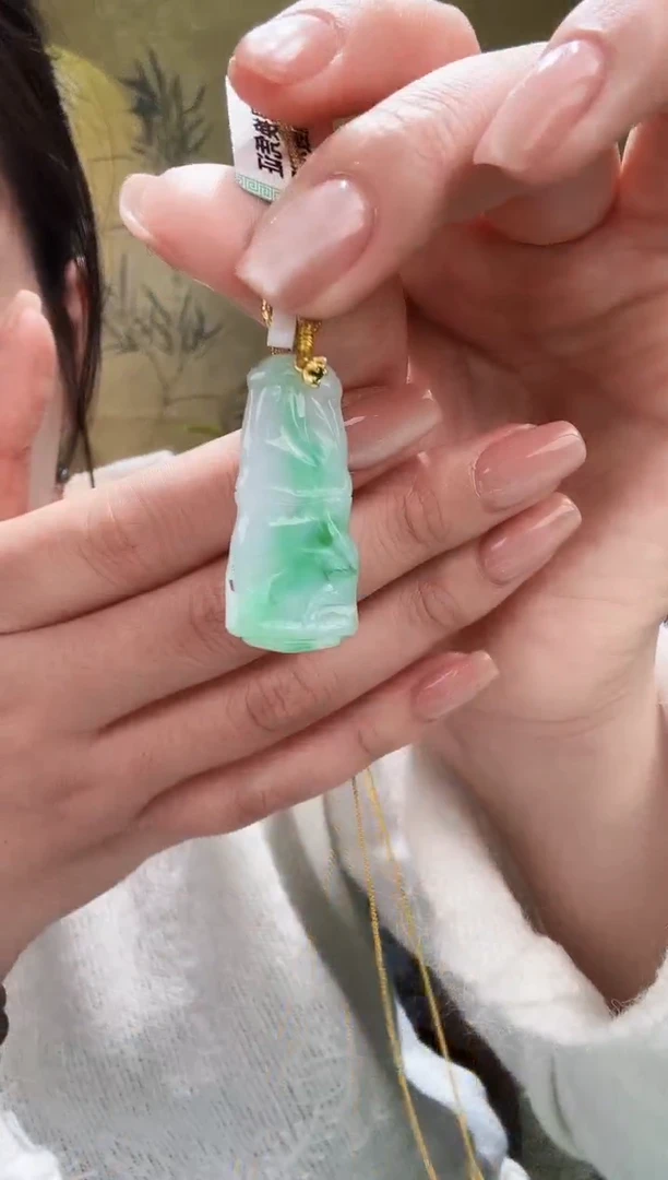 颈饰未镶嵌翡翠吊坠