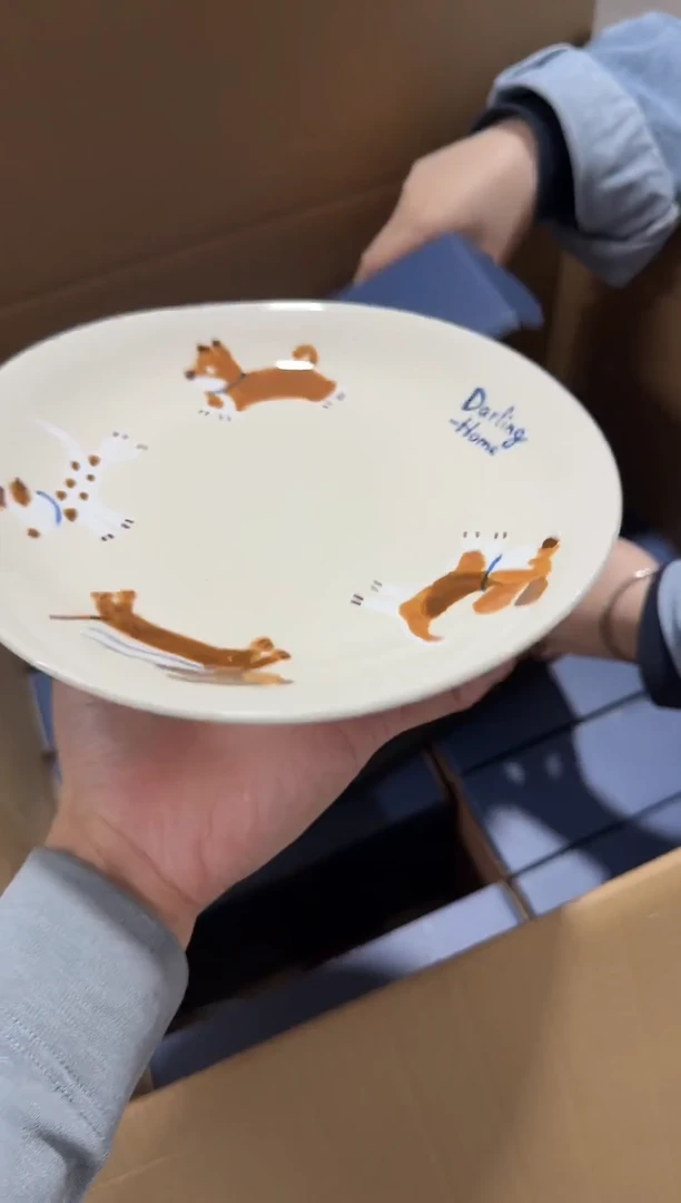 瓷片南余8寸异型手绘小狗浅盘