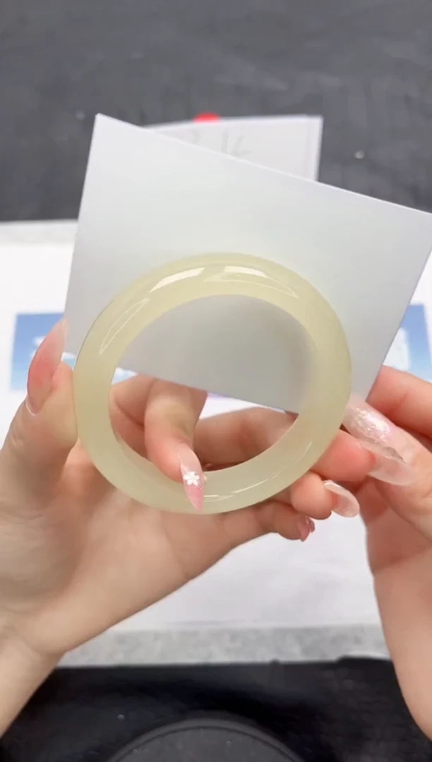 【闪购商品】石英质玉手镯未镶嵌L53-56