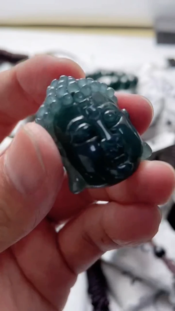 【闪购商品】翡翠颈饰未镶嵌8888888888