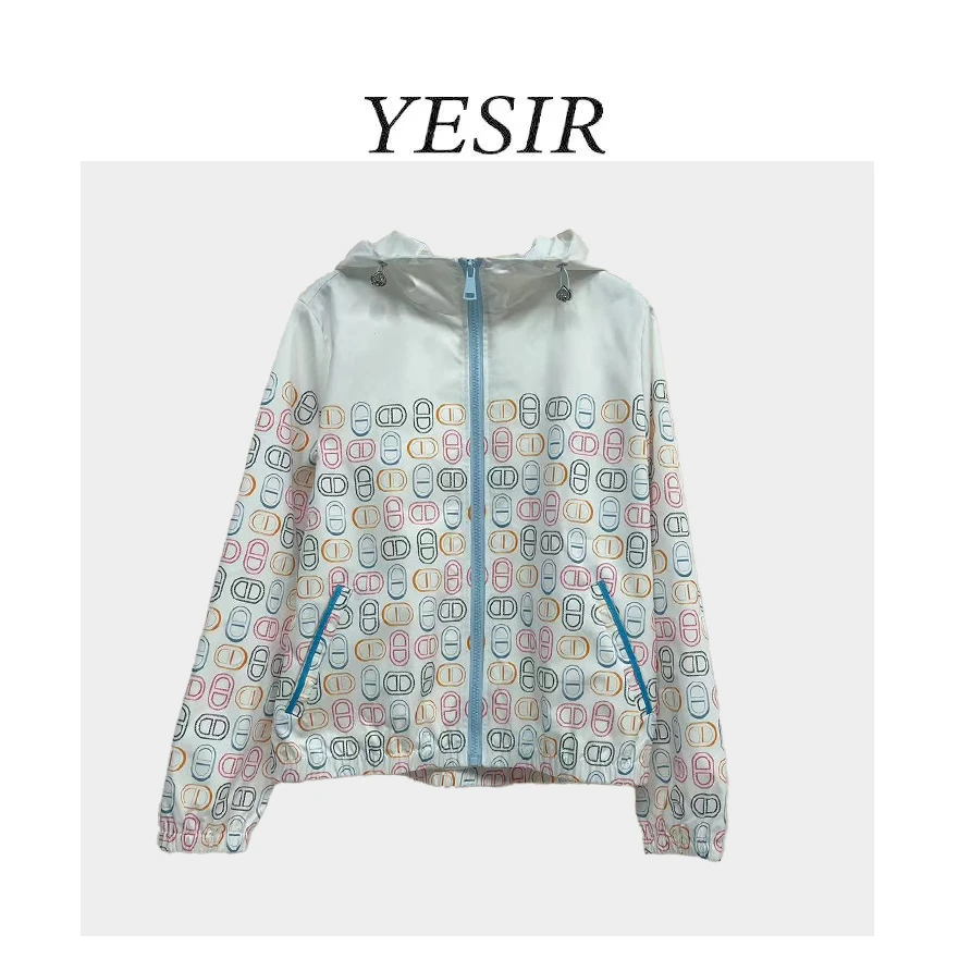 【菲菲专属】F25043时尚多彩印花连帽三防面料风衣外套