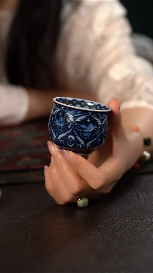 杯洪印慕明蓝地凤鸟瑞兽大肚杯